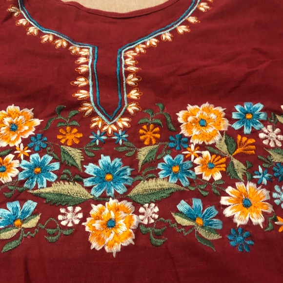 2 Piece Pakistani Maroon Kurta & Trouser Floral Embroidery & Pompom Borders - Picture 3 of 10